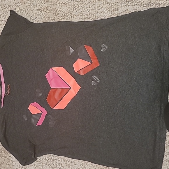 Grey tee shirt with hearts Cat & Jack size 14/16 - Picture 1 of 2